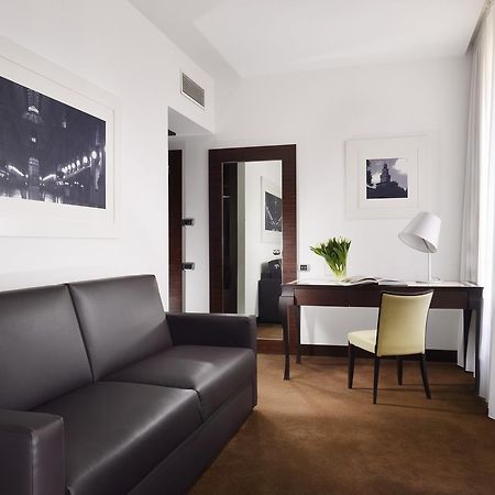 Milano Castello Luxury Apartment Milão Exterior foto